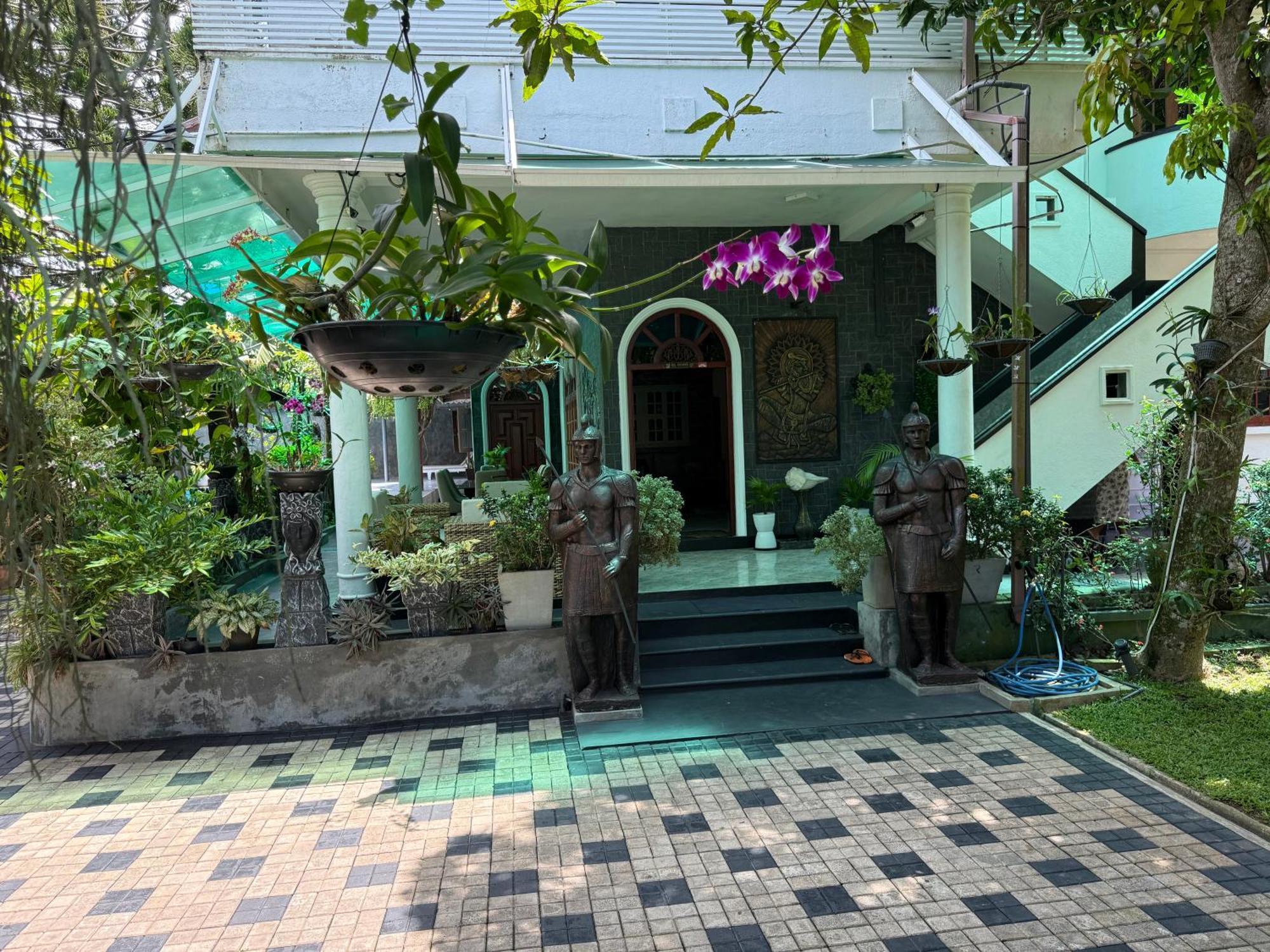 Avon Villa Hikkaduwa Exterior foto